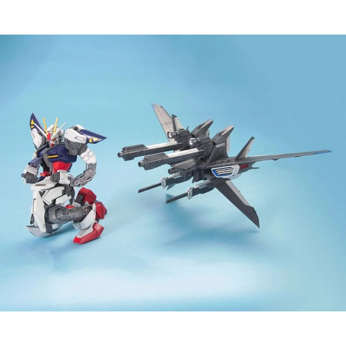 Bandai MG Mobile Suit Gundam Seed Astray Lukas Strike E + IWSP Master Grade 1:100 Scale Model Kit