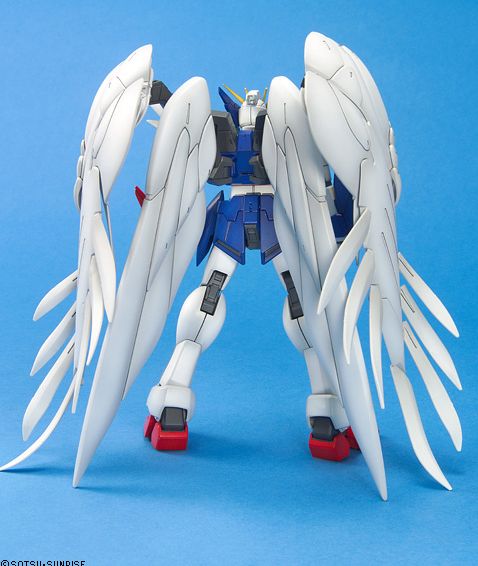 Bandai Gundam 1/100 MG Gundam Wing Endless Waltz XXXG-00W0 Wing Gundam Zero EW (Wing Zero Custom) Model Kit