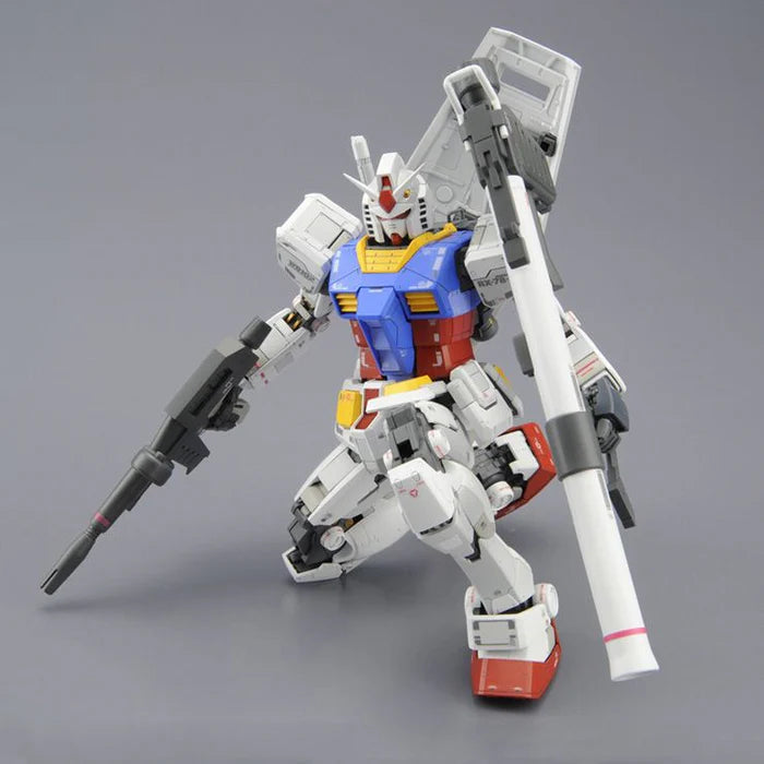 Bandai MG 1/100 RX-78-2 Gundam Ver. 3.0