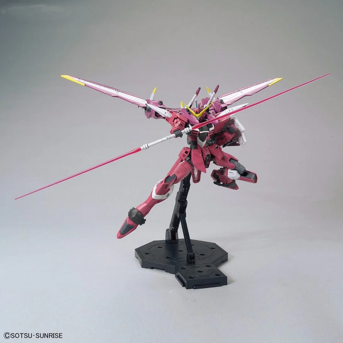Bandai MG 1/100 Justice Gundam