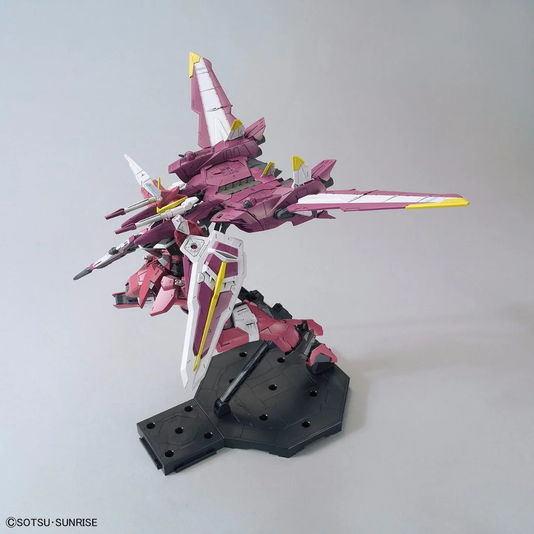 Bandai MG 1/100 Justice Gundam