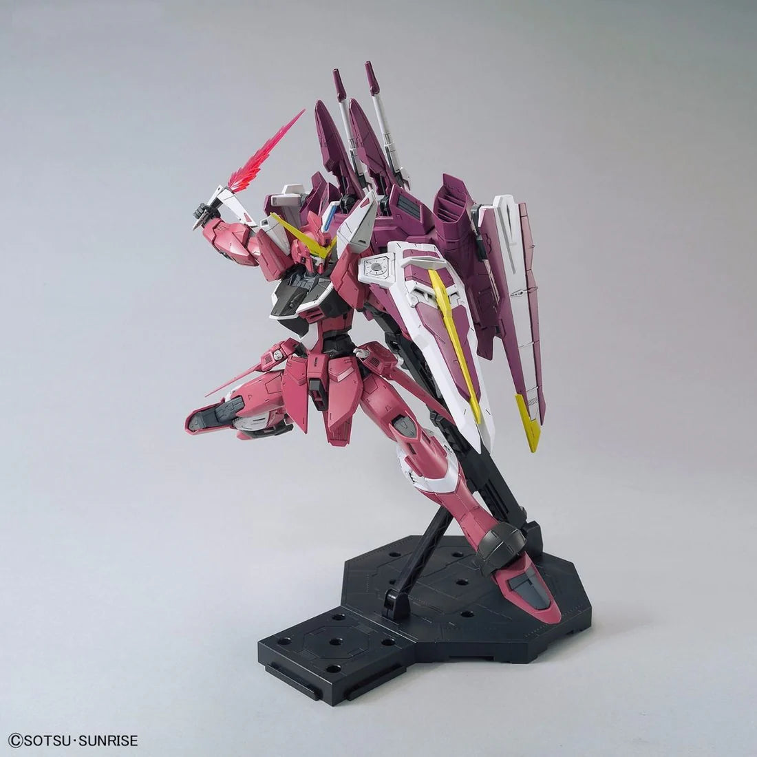 Bandai MG 1/100 Justice Gundam