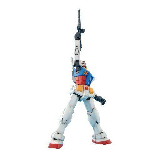 Bandai MG 1/100 Gundam RX-78-2 (Ver 2.0)